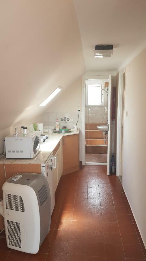 Csalad-Barat Apartman Balatonlelle Exterior photo