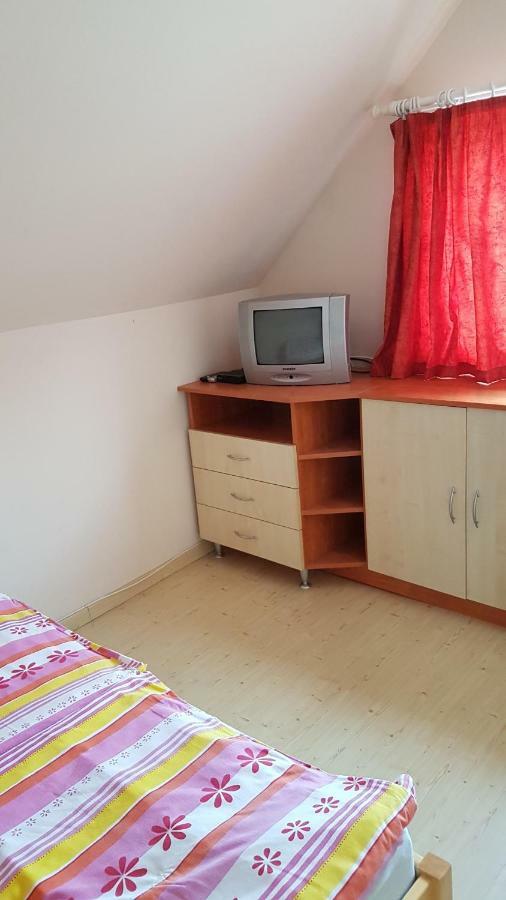 Csalad-Barat Apartman Balatonlelle Exterior photo