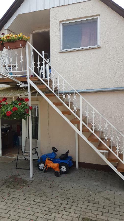 Csalad-Barat Apartman Balatonlelle Exterior photo